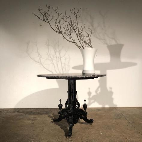 1880 pedestal table 