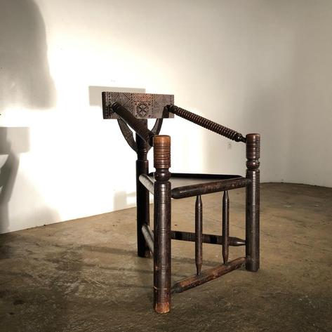 1930 curious chair 
