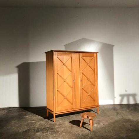 1950 oak cabinet